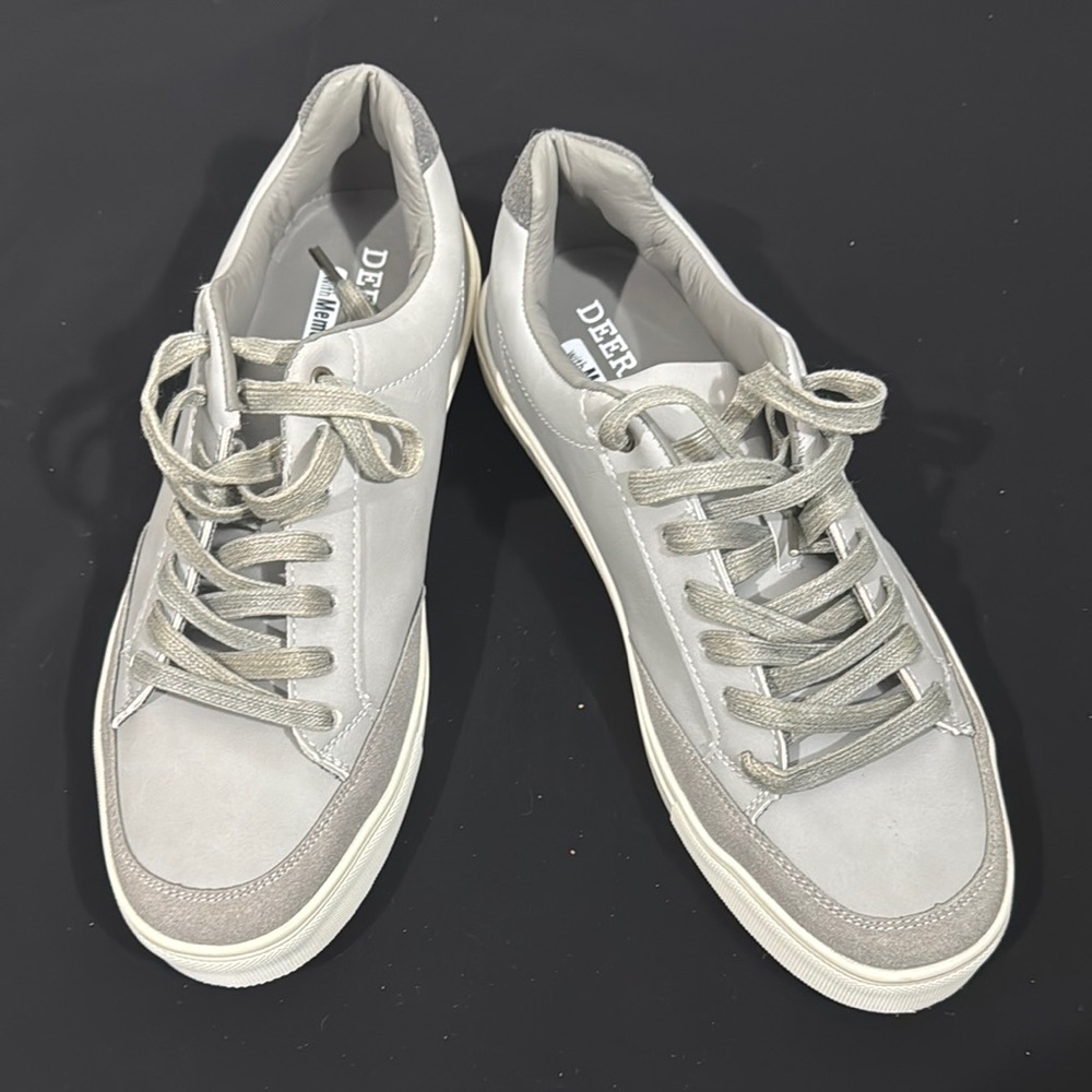 NWOT Deer Stags Gray Sneakers with Minimalist Design - Memory Foam